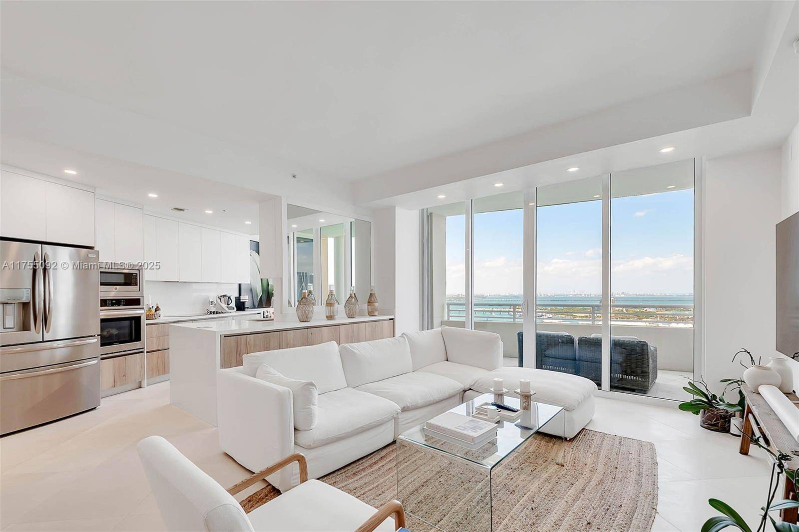 Miami, FL 33131,848 Brickell Key Dr #4002