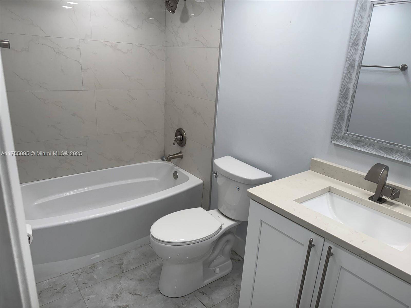 Lauderhill, FL 33319,3571 Inverrary Dr #403