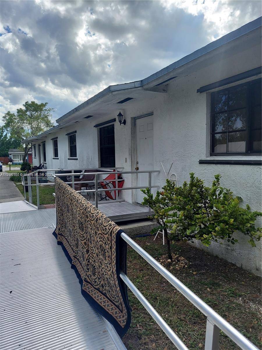 West Park, FL 33023,5731 SW 26th St #B