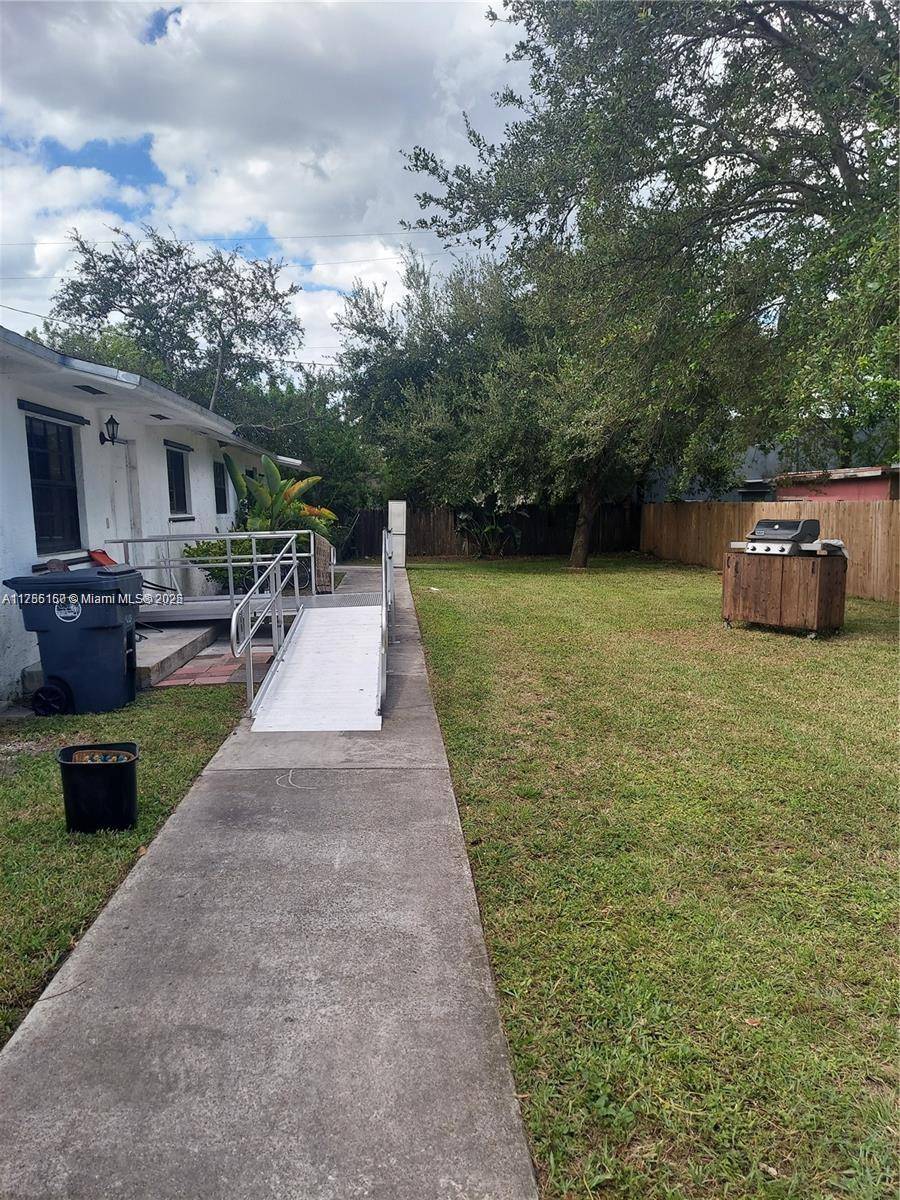 West Park, FL 33023,5731 SW 26th St #B
