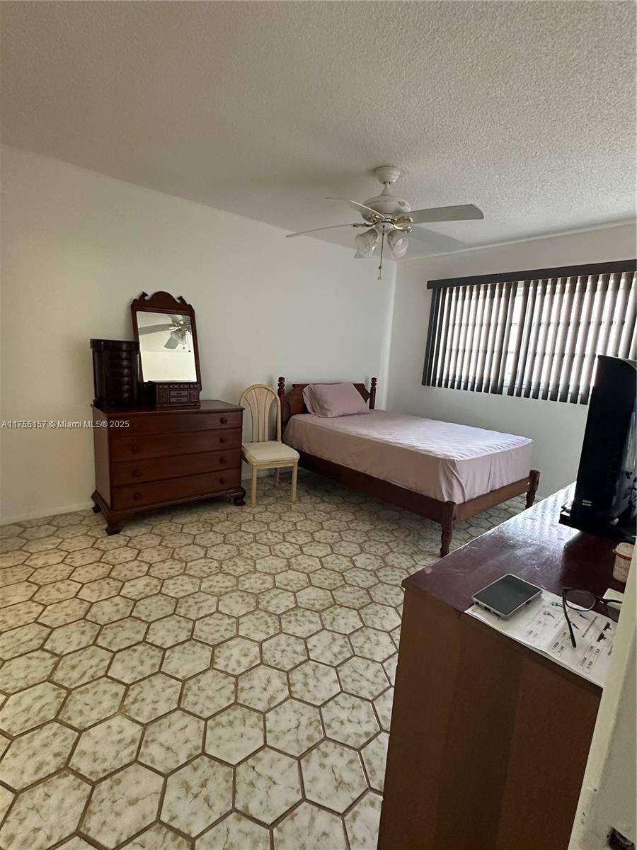 Hollywood, FL 33021,5300 Washington St #S216