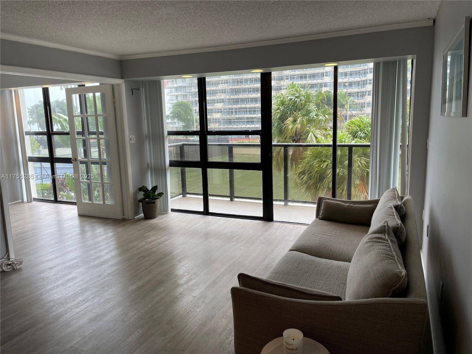 Miami, FL 33137,600 NE 36th St #211