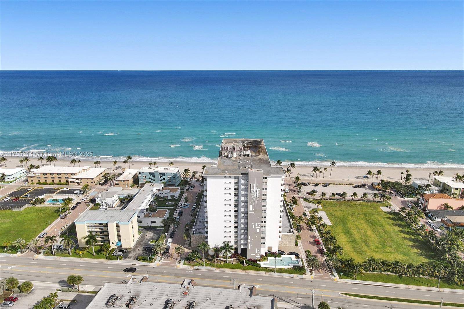 Hollywood, FL 33019,3111 N Ocean Dr #508