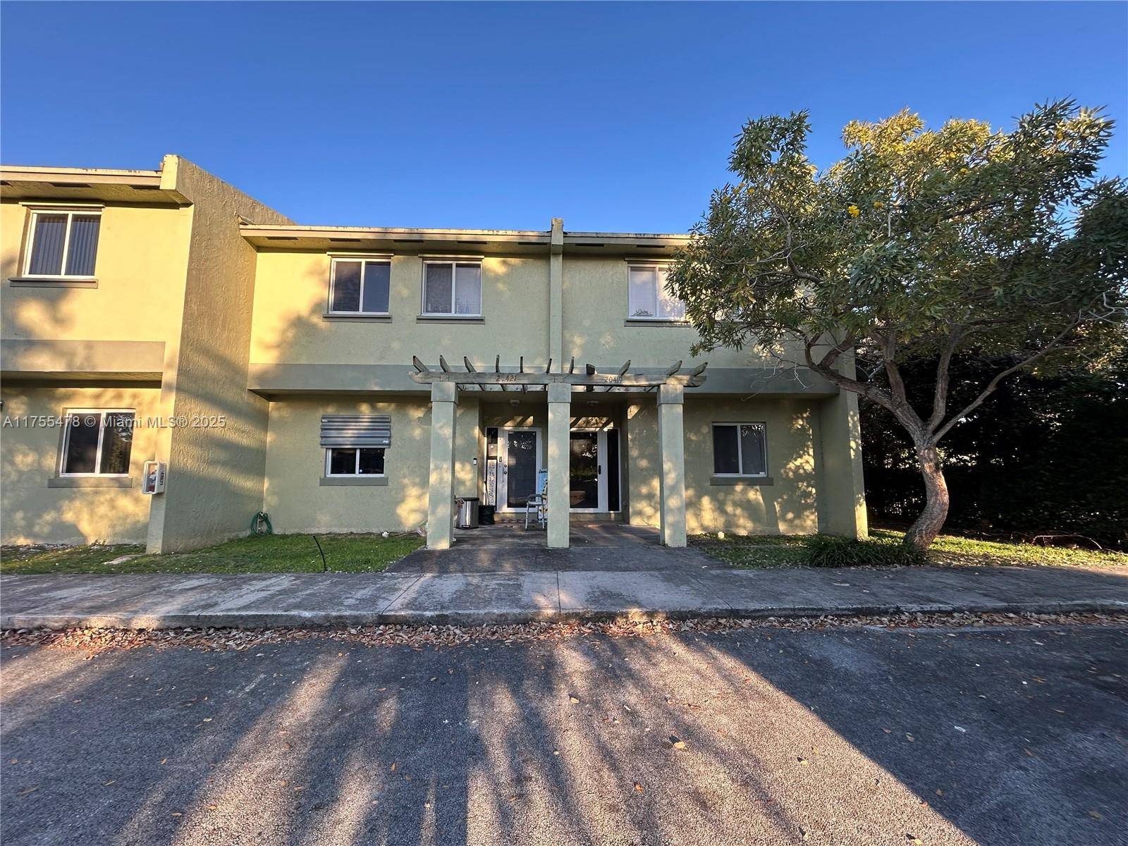 Miami Gardens, FL 33169,20419 NW 15th Ave #9
