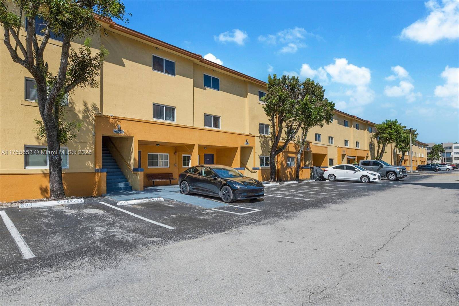 Miami, FL 33193,8260 SW 149th Ct #9-208
