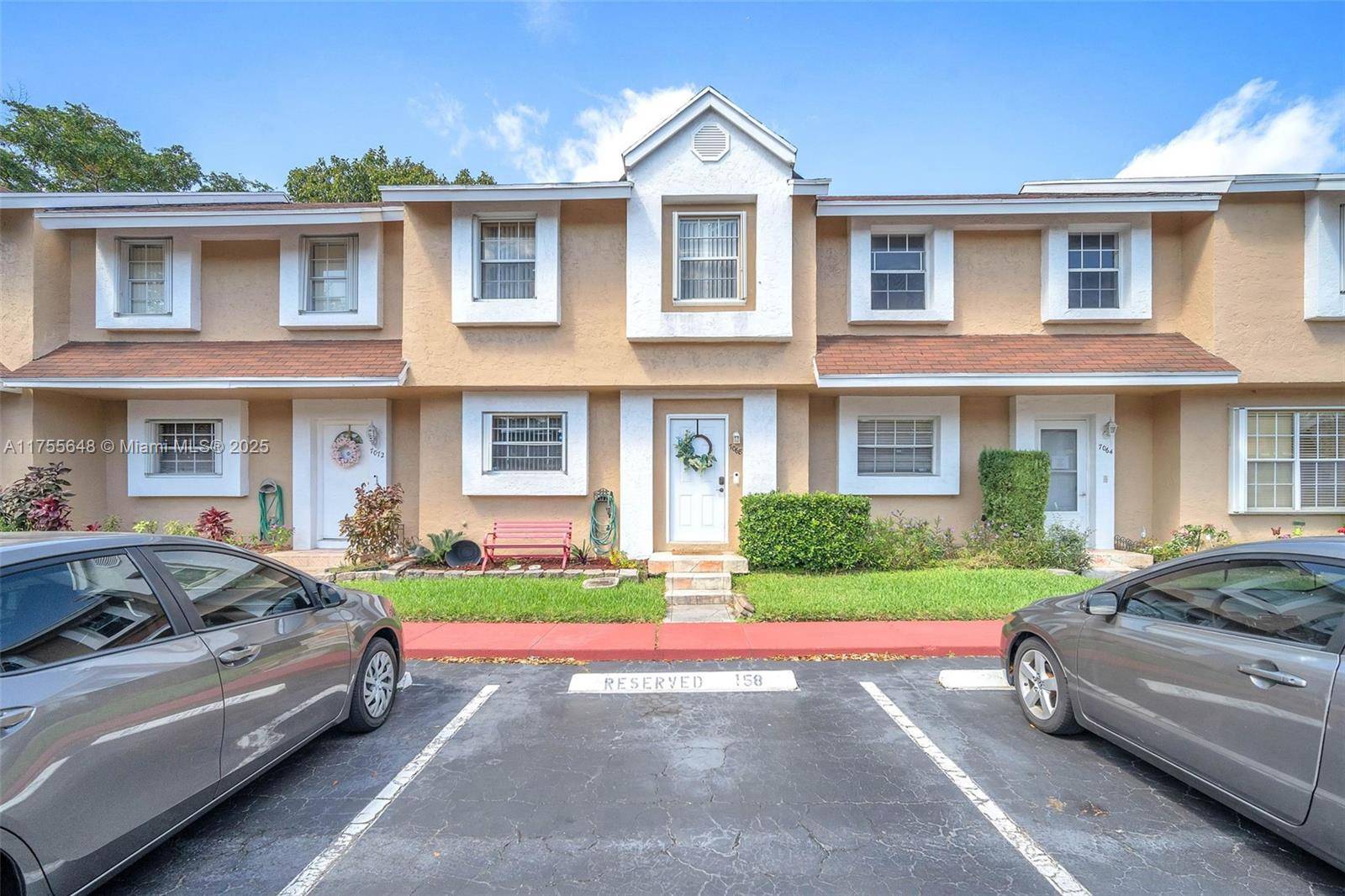 Tamarac, FL 33321,7068 Woodmont Ave #7068