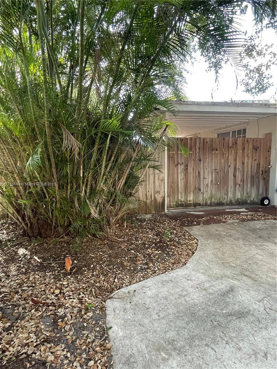 West Park, FL 33023,3611 SW 36th St