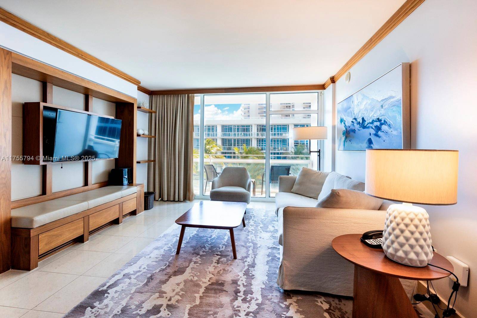Miami Beach, FL 33141,6801 Collins Ave #414