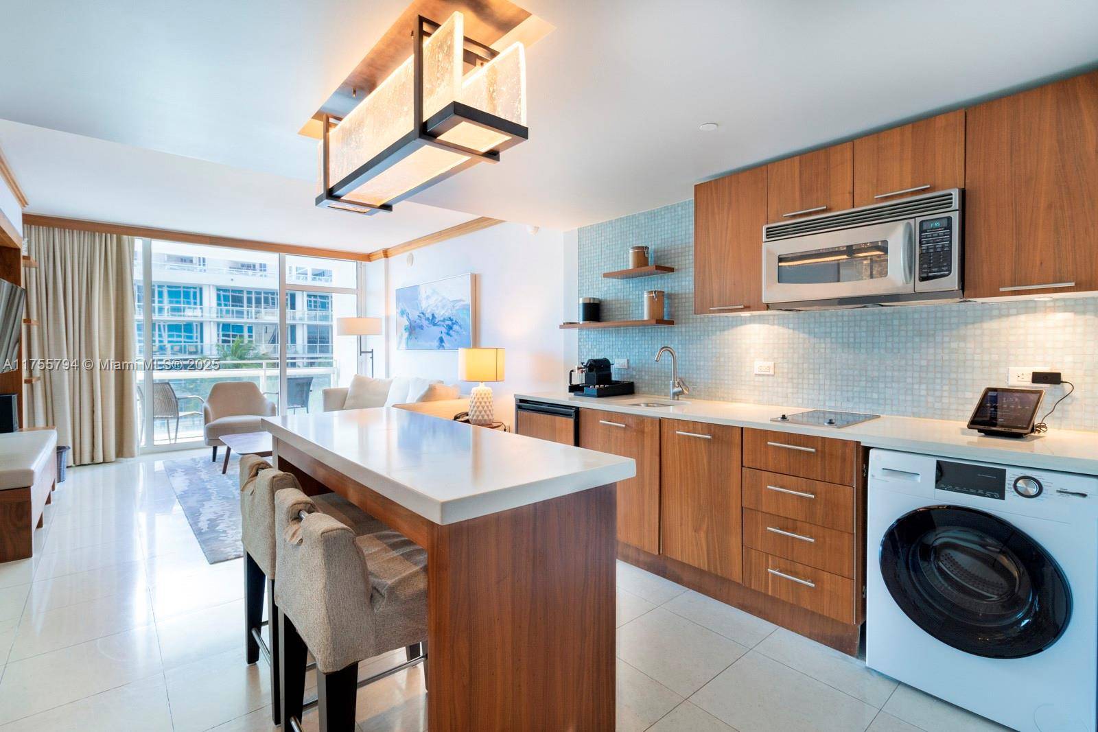 Miami Beach, FL 33141,6801 Collins Ave #414