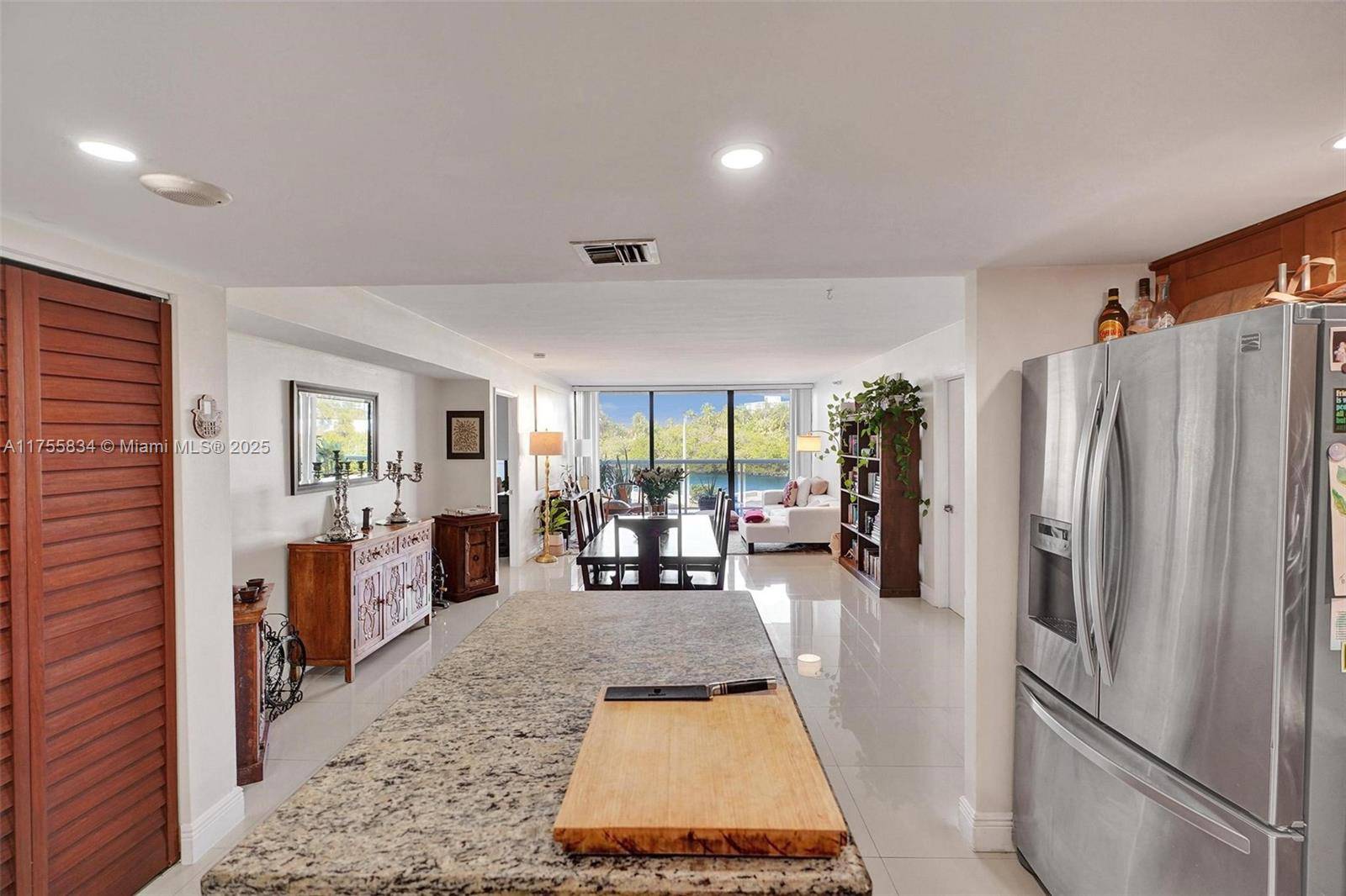 Aventura, FL 33180,20515 E Country Club Dr #249