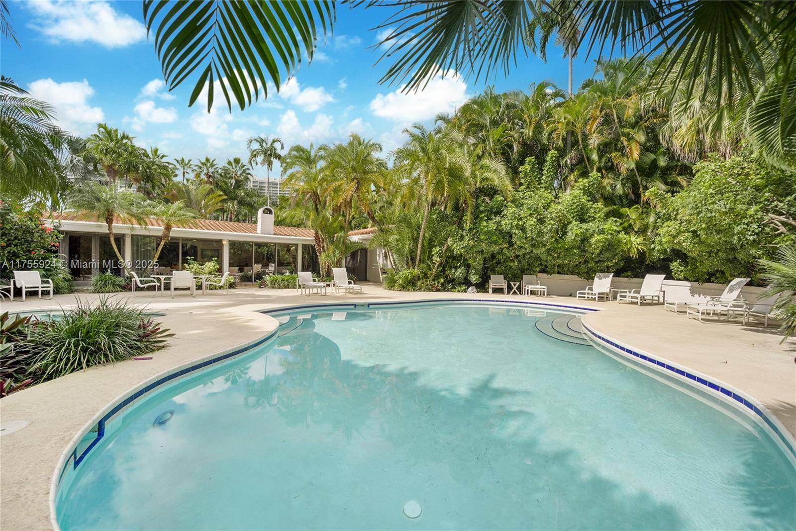 Golden Beach, FL 33160,278 S Island Dr