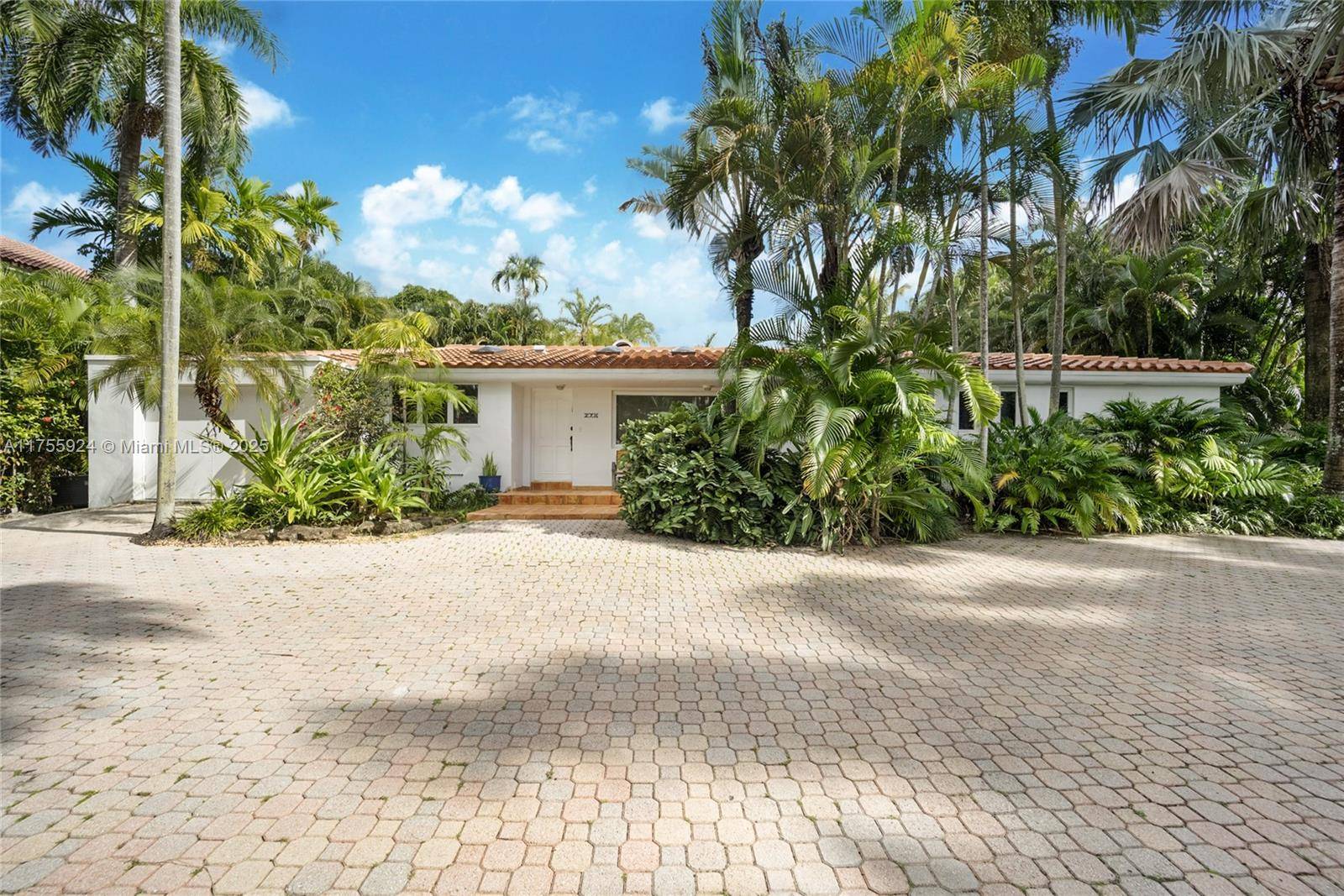 Golden Beach, FL 33160,278 S Island Dr
