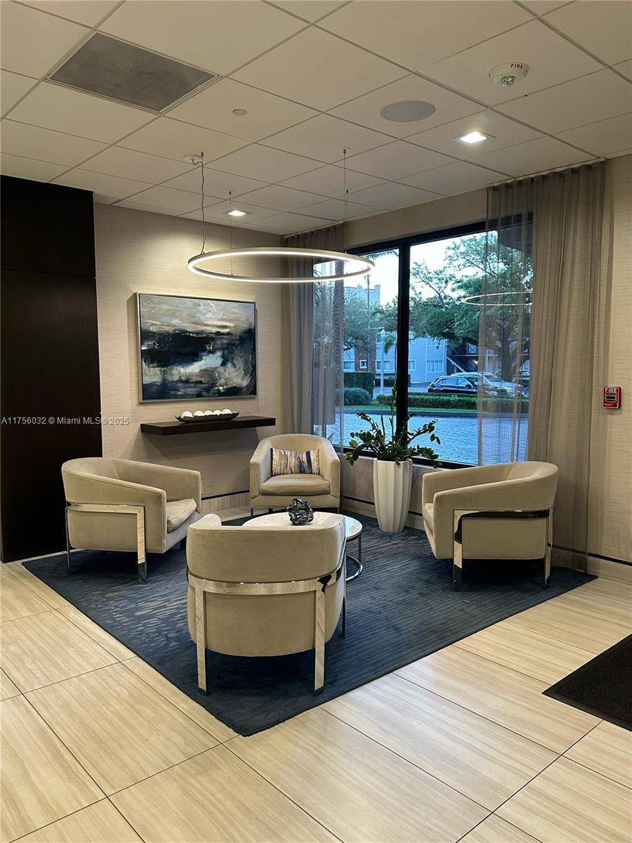 Coral Gables, FL 33133,90 Edgewater Dr #910