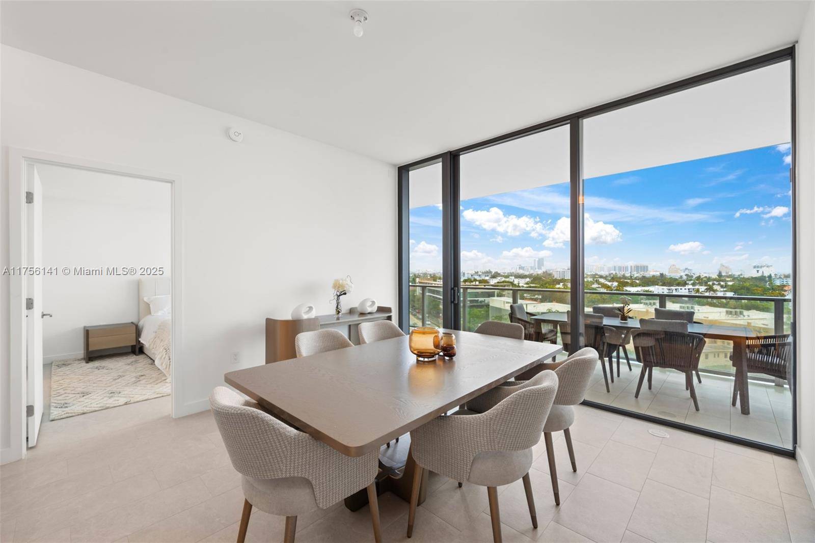 Miami Beach, FL 33139,500 Alton #907
