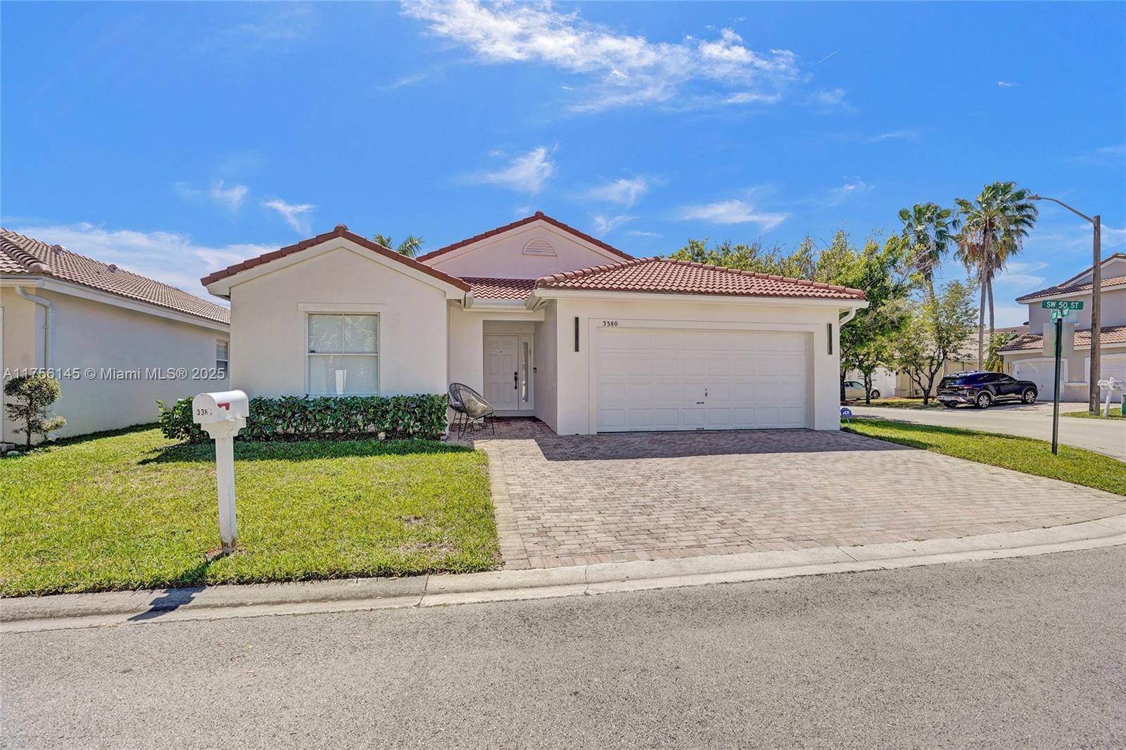 Hollywood, FL 33312,3380 SW 50th St