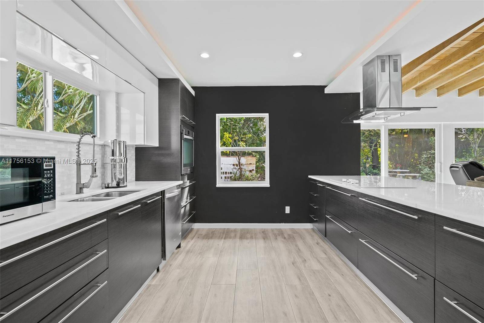 Fort Lauderdale, FL 33315,836 SW 18th Ct