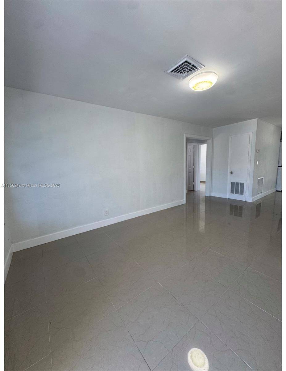 Hollywood, FL 33020,2318 Scott St