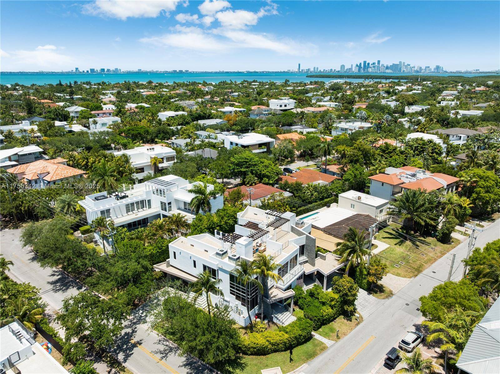 Key Biscayne, FL 33149,548 Fernwood Rd #548