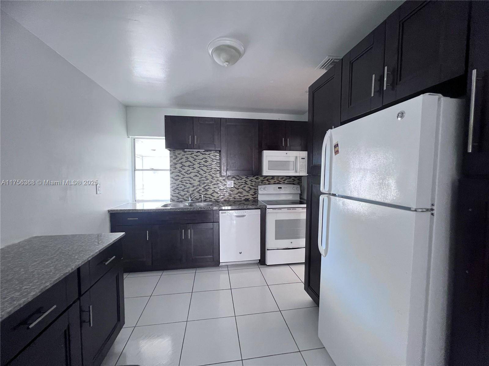 Davie, FL 33324,2430 SW 81st Ave #408