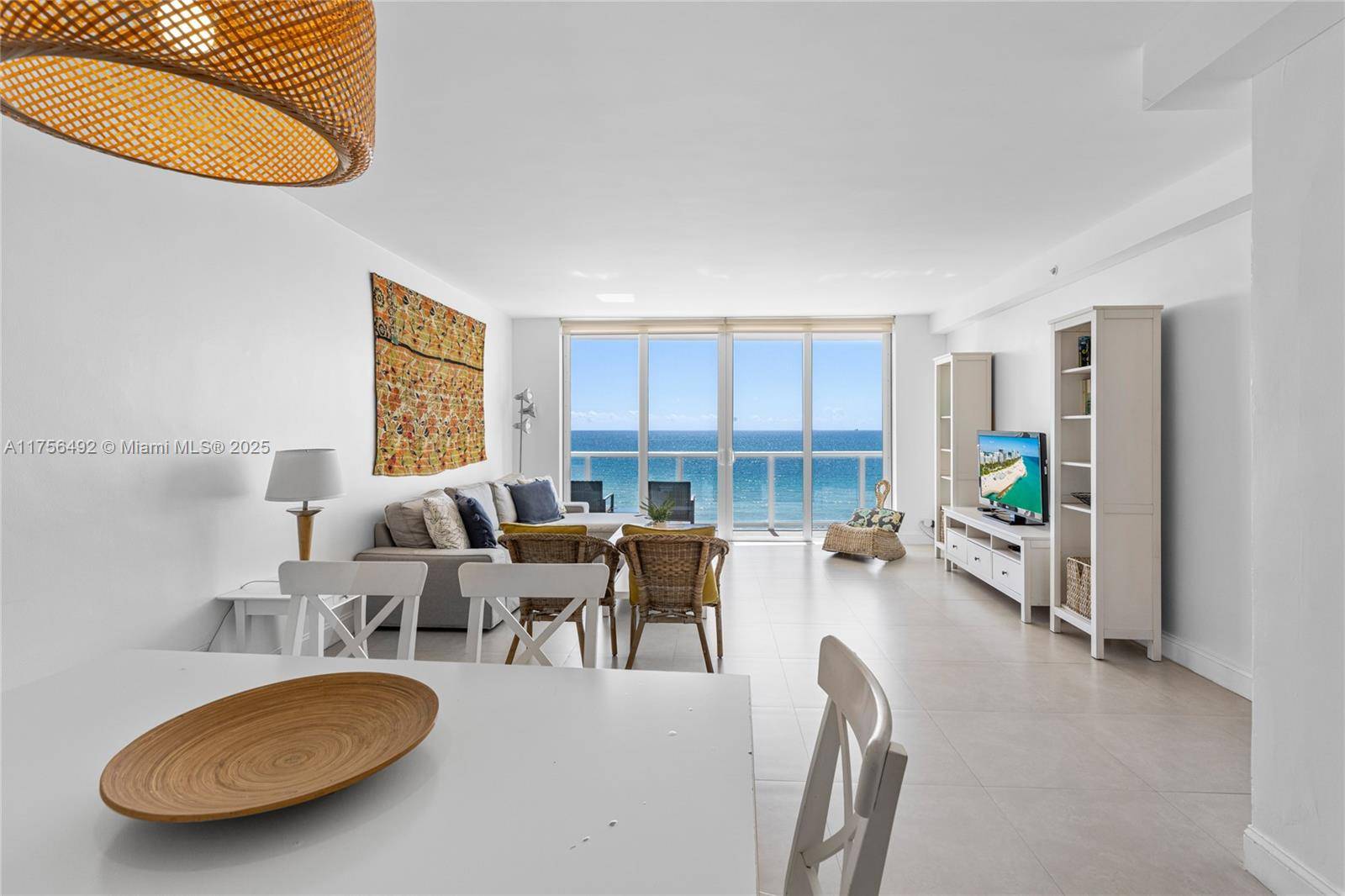 Miami Beach, FL 33140,5601 Collins Ave #812