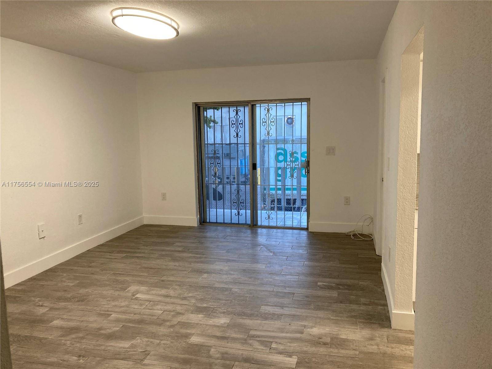 Miami, FL 33172,210 NW 107th Ave #208