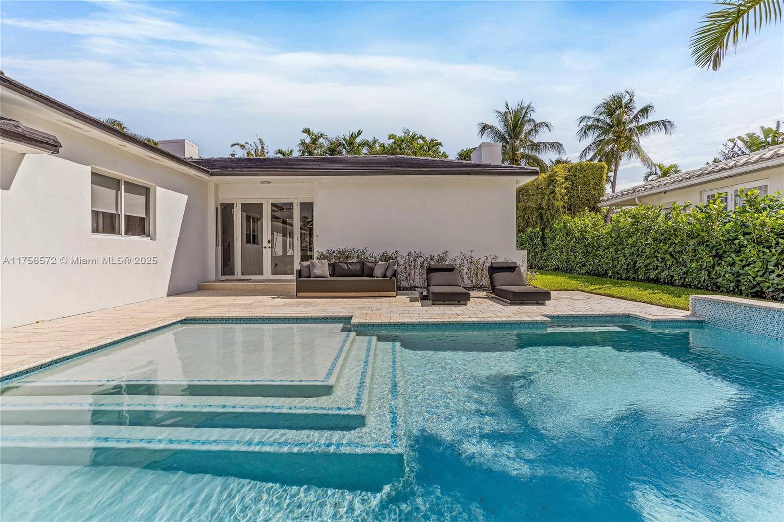 Miami Beach, FL 33140,5925 La Gorce Dr