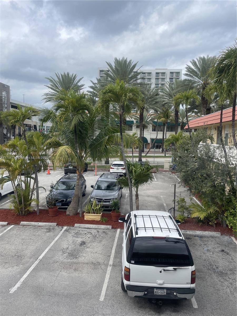 Miami Beach, FL 33139,441 Collins Ave #20