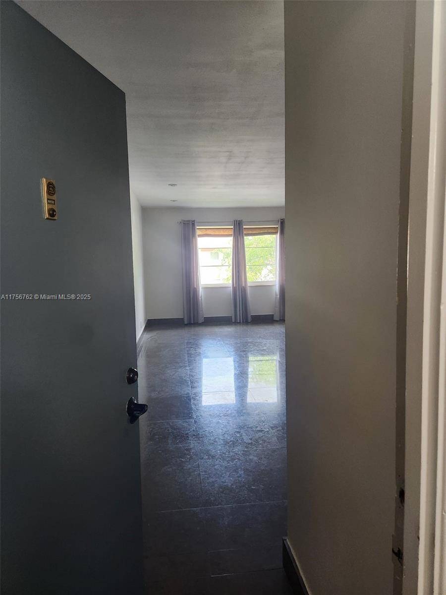 Wilton Manors, FL 33305,124 NE 19th Ct #206B