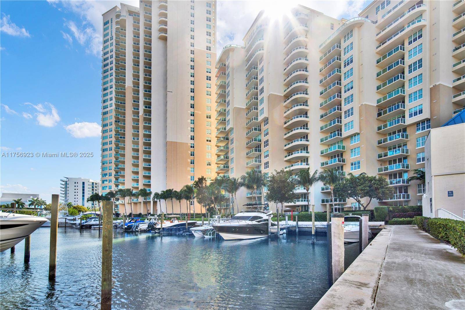 Aventura, FL 33180,3340 NE 190th St #1108