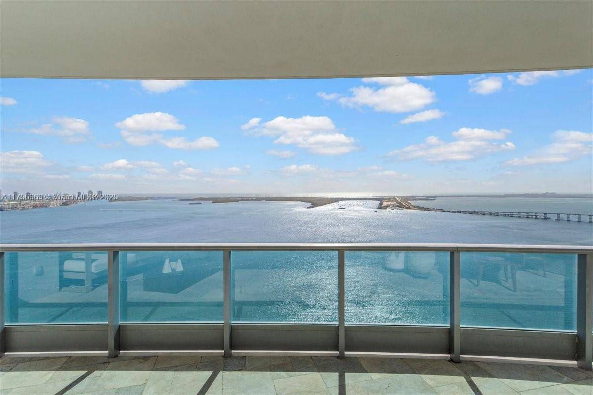Miami, FL 33131,1331 Brickell Bay Dr #4211