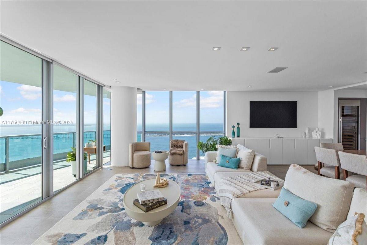 Miami, FL 33131,1331 Brickell Bay Dr #4211