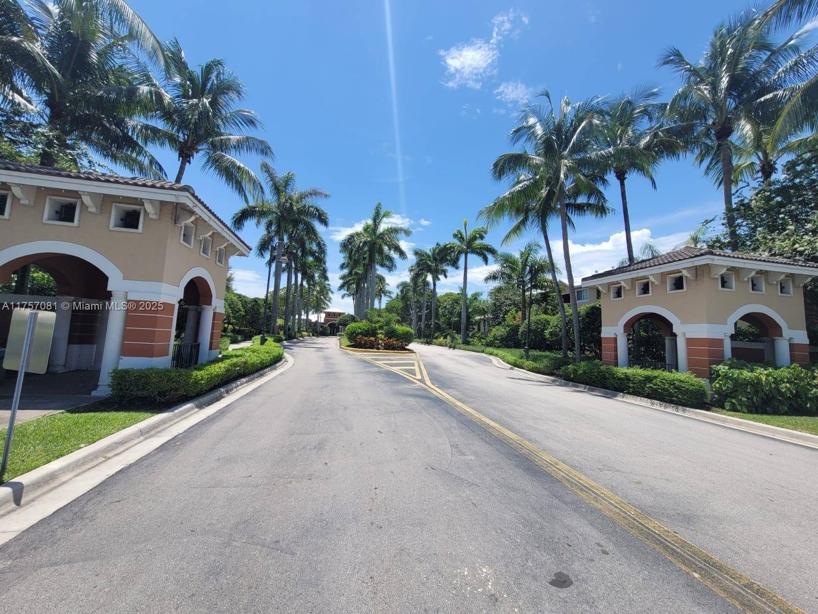 West Palm Beach, FL 33417,4175 N Haverhill Rd #922