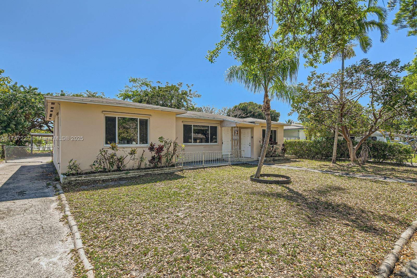 Hollywood, FL 33020,2648 Washington St
