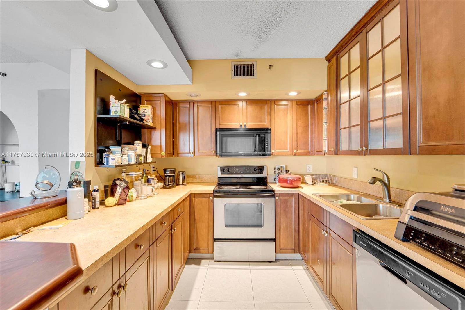 Hollywood, FL 33021,919 Hillcrest Dr #704