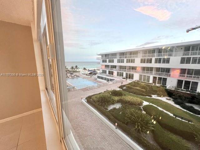 Miami Beach, FL 33140,5401 Collins Ave #312