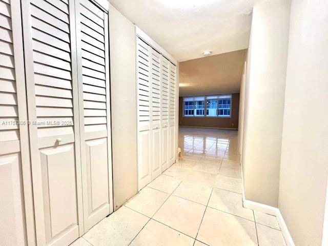 Miami Beach, FL 33140,5401 Collins Ave #312