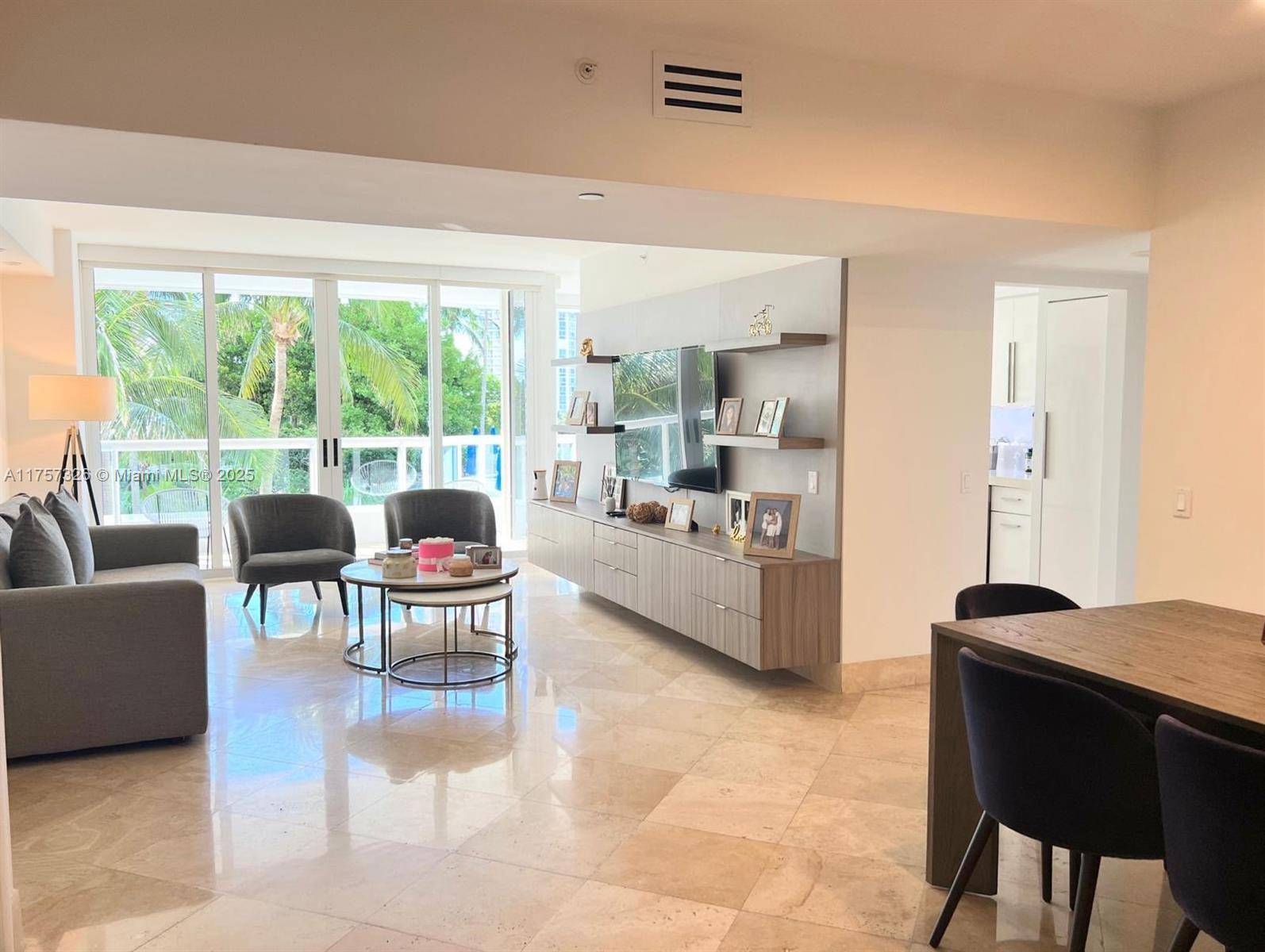 Aventura, FL 33180,21055 Yacht Club Dr #510