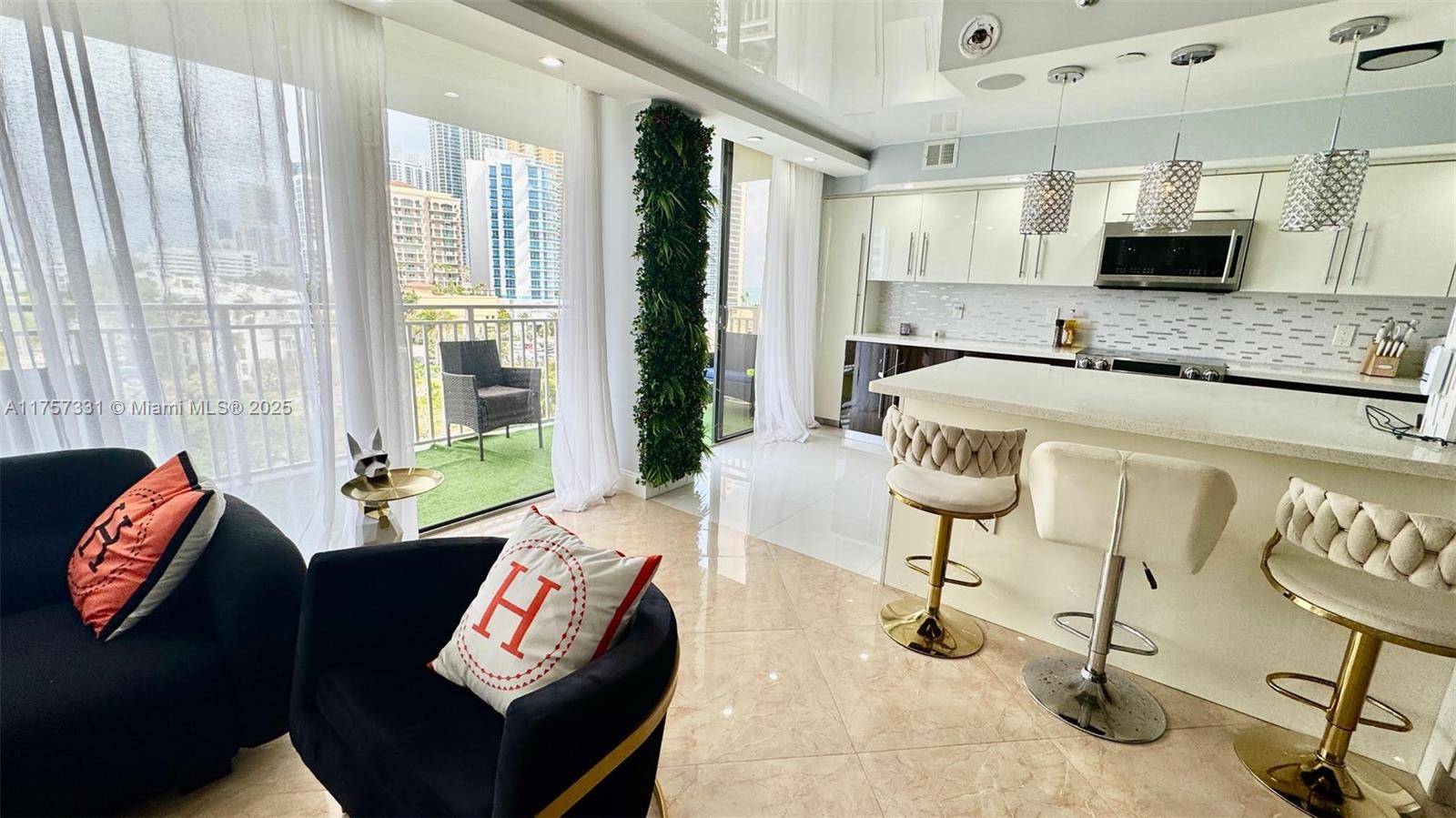 Sunny Isles Beach, FL 33160,210 174th St #810