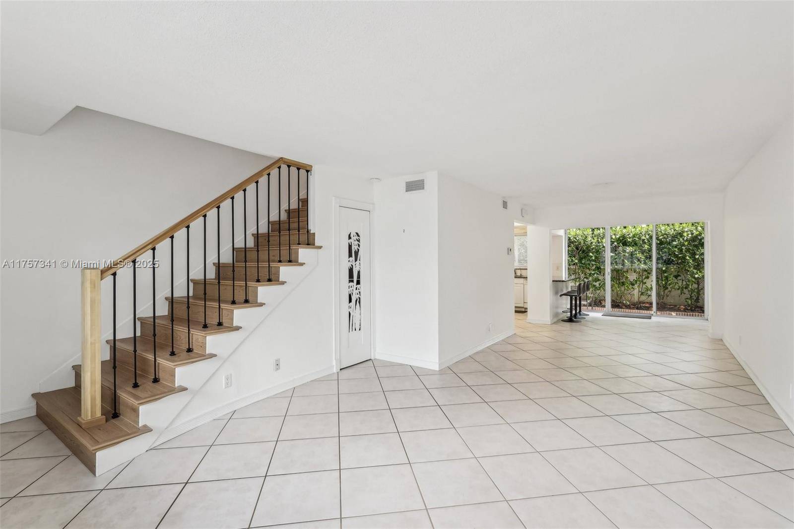 Lauderdale By The Sea, FL 33308,5400 N Ocean Blvd #38