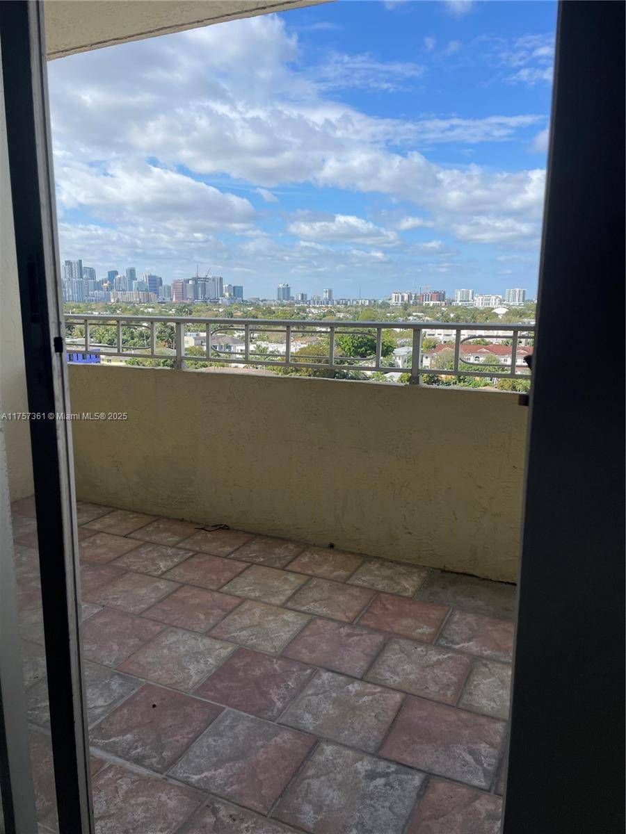Fort Lauderdale, FL 33304,900 NE 18th Ave #1004