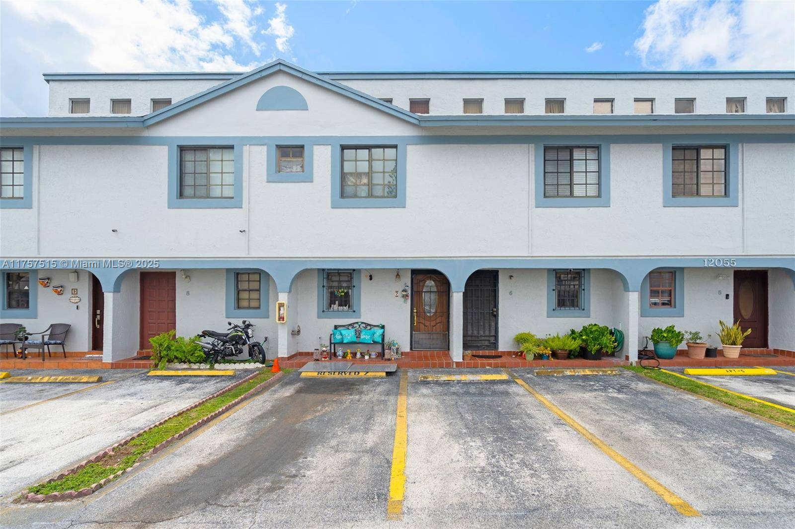 Miami, FL 33175,12055 SW 18th St #7-43