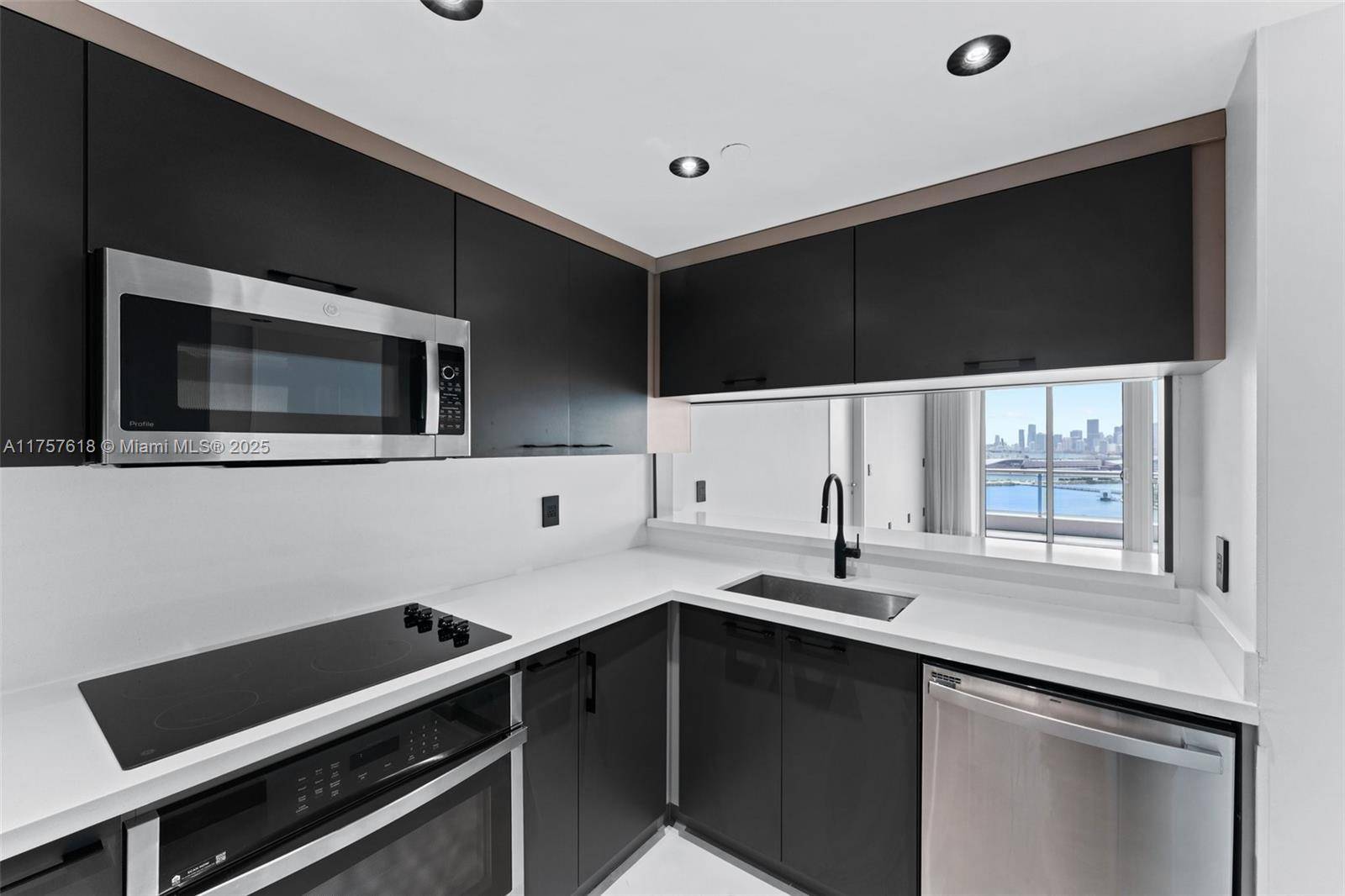 Miami Beach, FL 33139,540 West Ave #2211