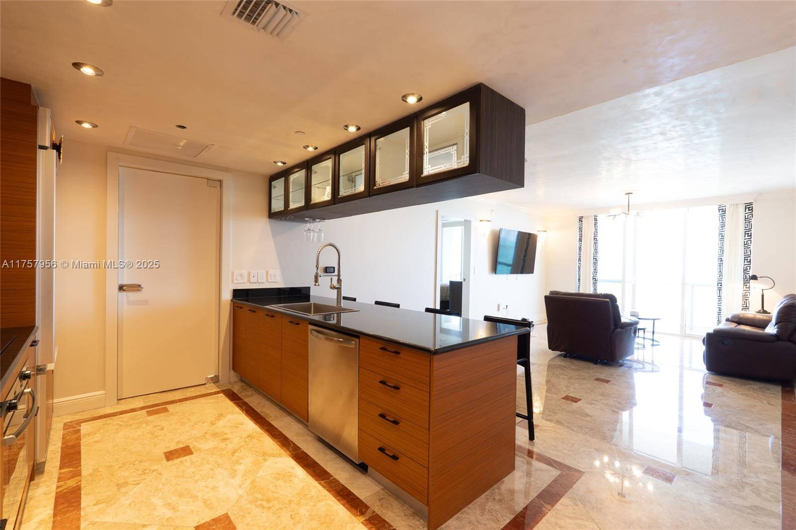 Miami, FL 33132,50 Biscayne Blvd #4808
