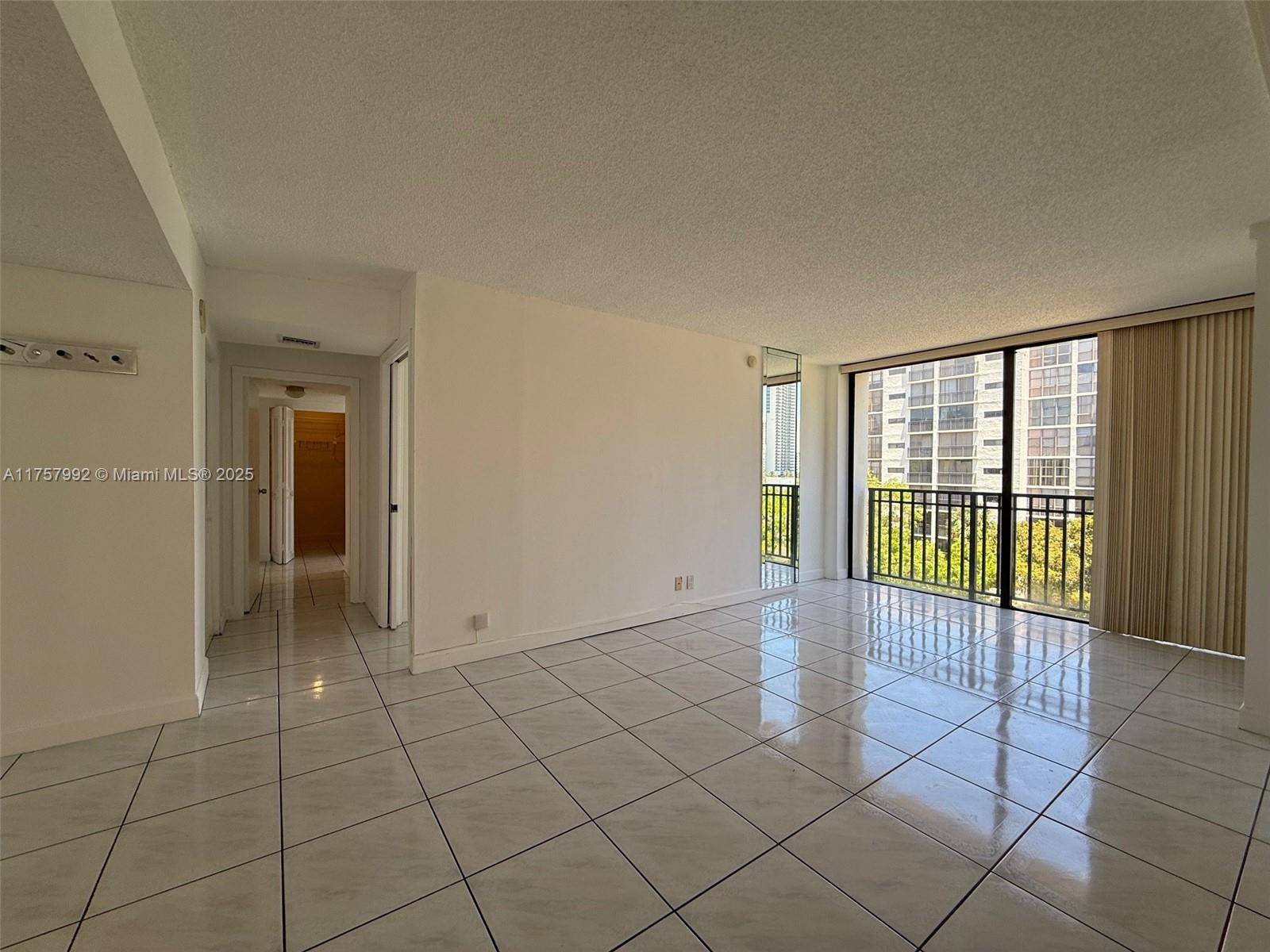 Sunny Isles Beach, FL 33160,17011 N Bay Rd #607