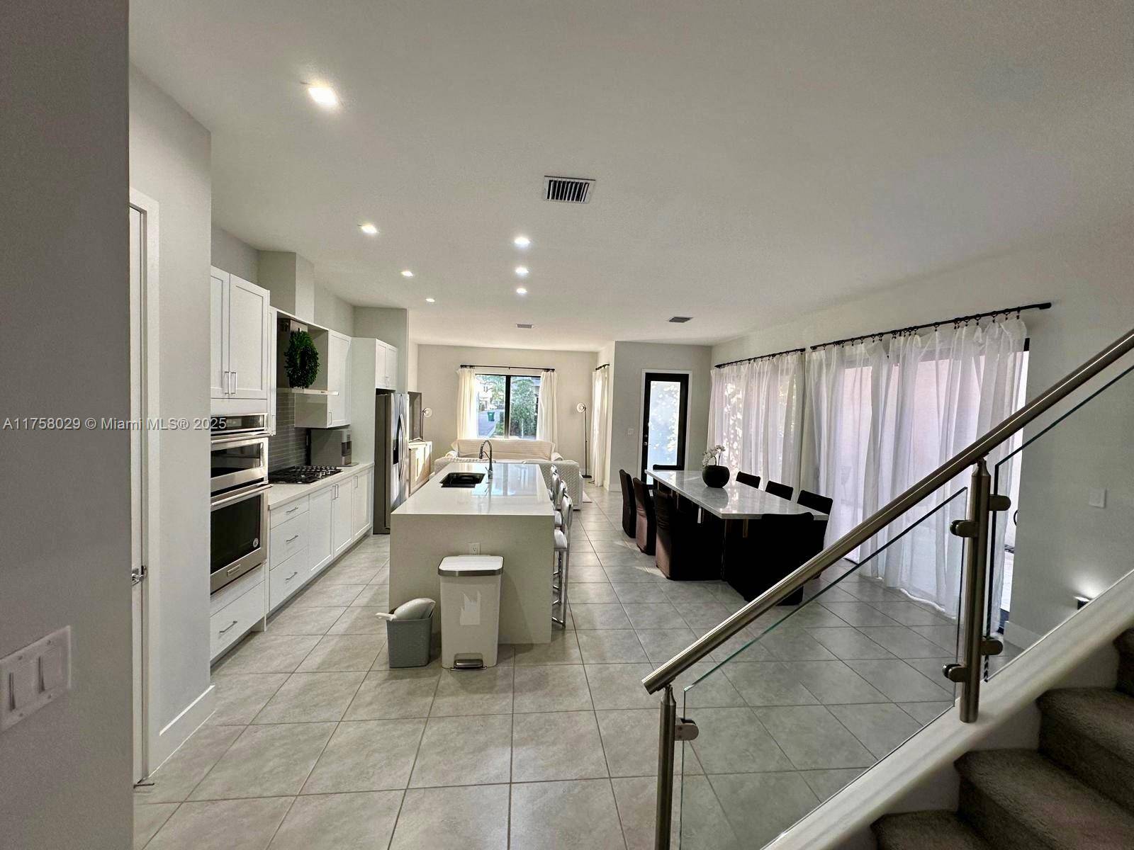 Doral, FL 33166,4445 NW 82nd Ave #4445