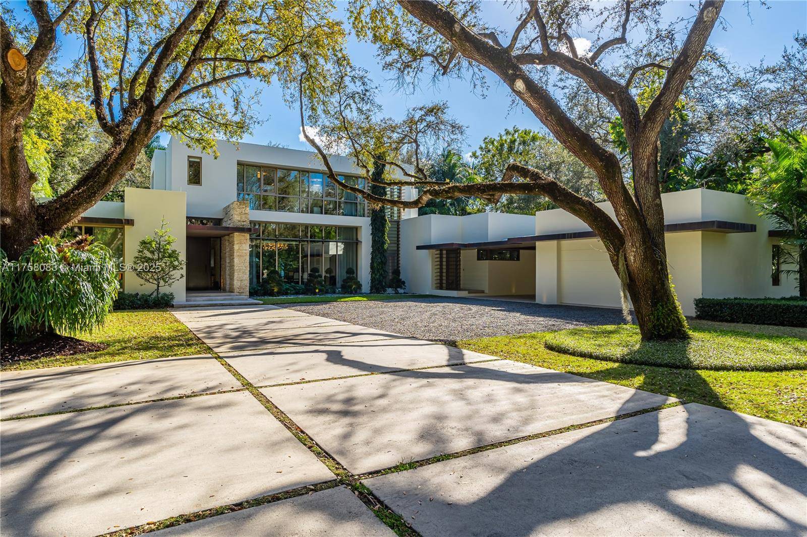 Coral Gables, FL 33156,5490 Hammock Dr