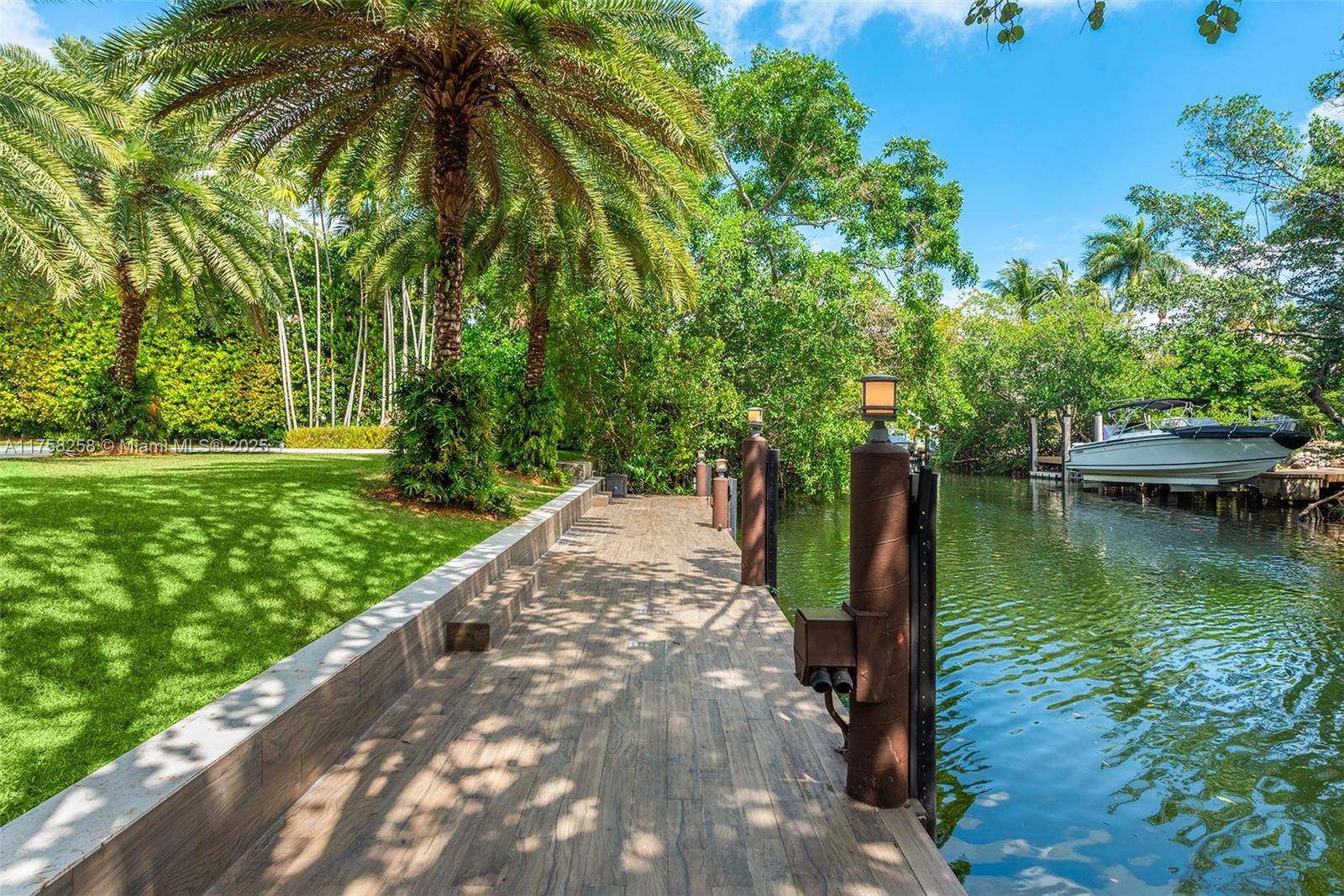 Coral Gables, FL 33143,7233 Los Pinos Blvd