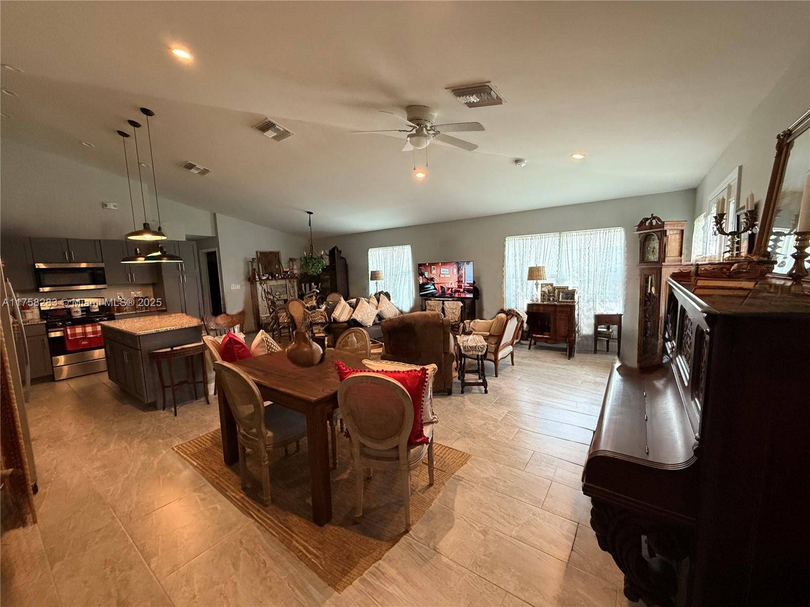 La Belle, FL 33935,200 Village CIr #21