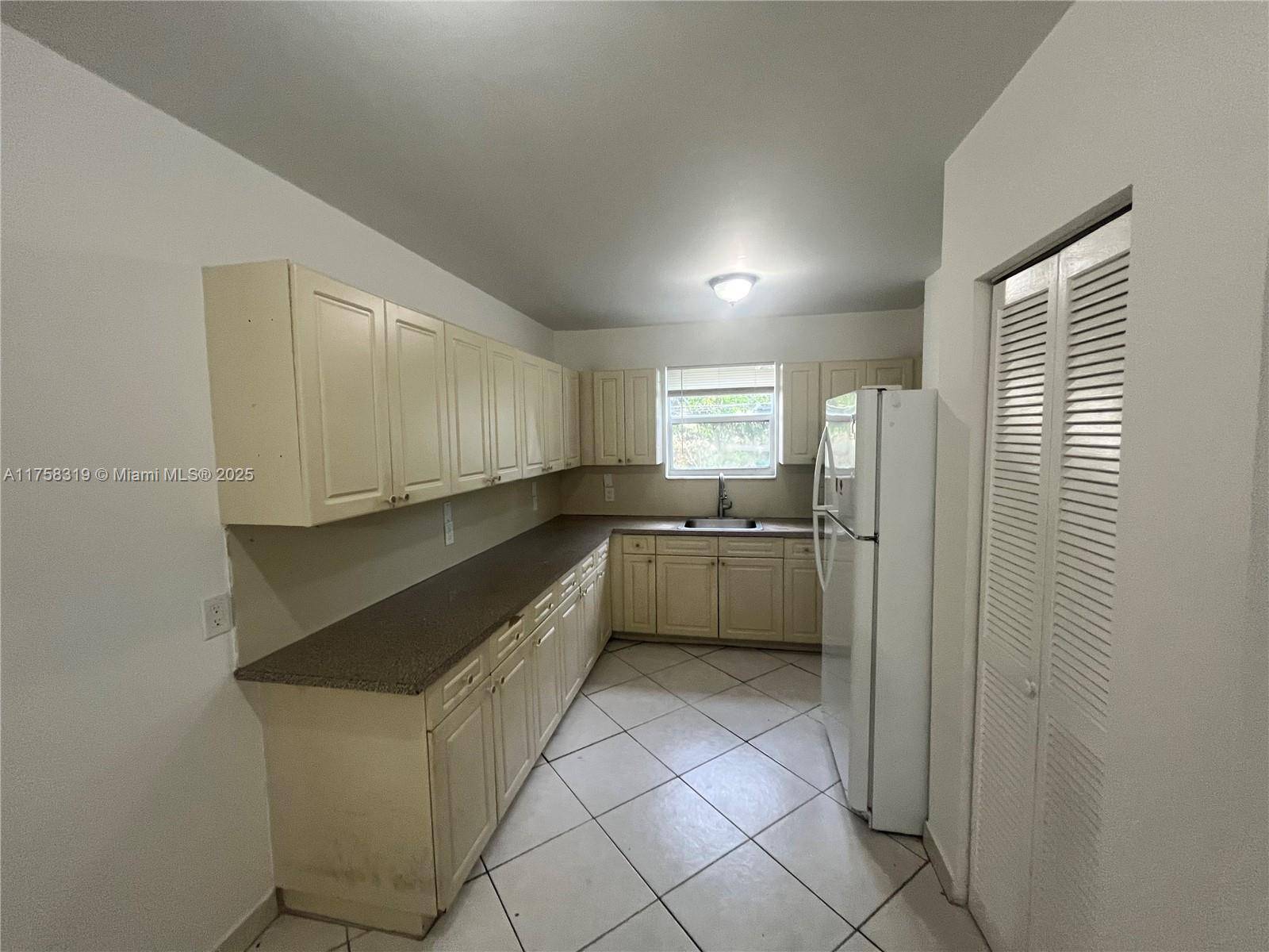 Miami, FL 33126,181 NW 47th Ave #26