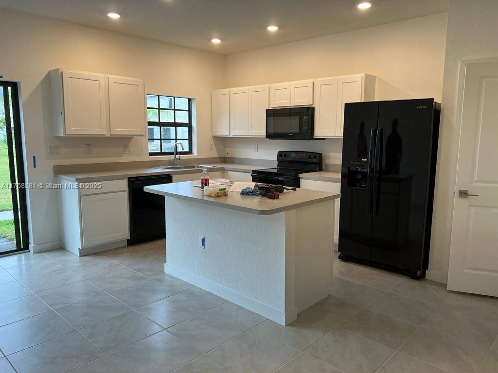 Florida City, FL 33034,757 SW 11th St